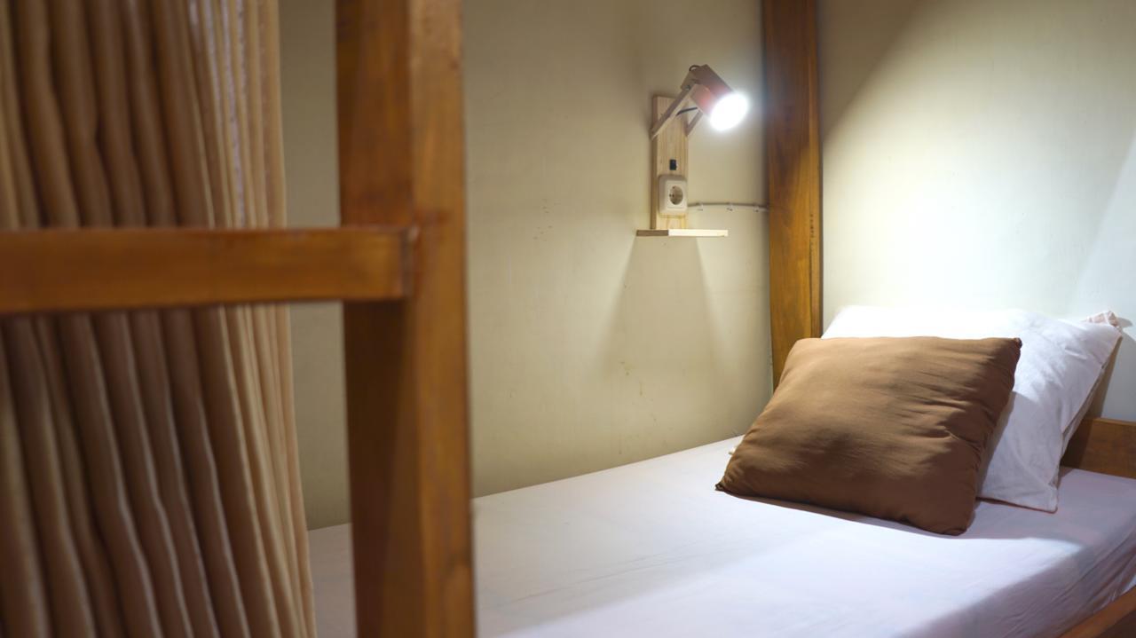 The Sleepingroom Hostel Γιογκιακάρτα Εξωτερικό φωτογραφία