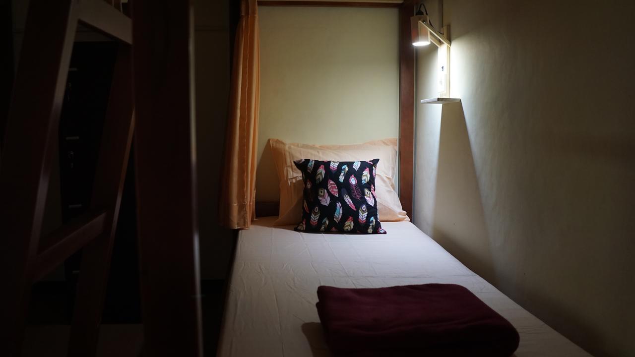 The Sleepingroom Hostel Γιογκιακάρτα Εξωτερικό φωτογραφία