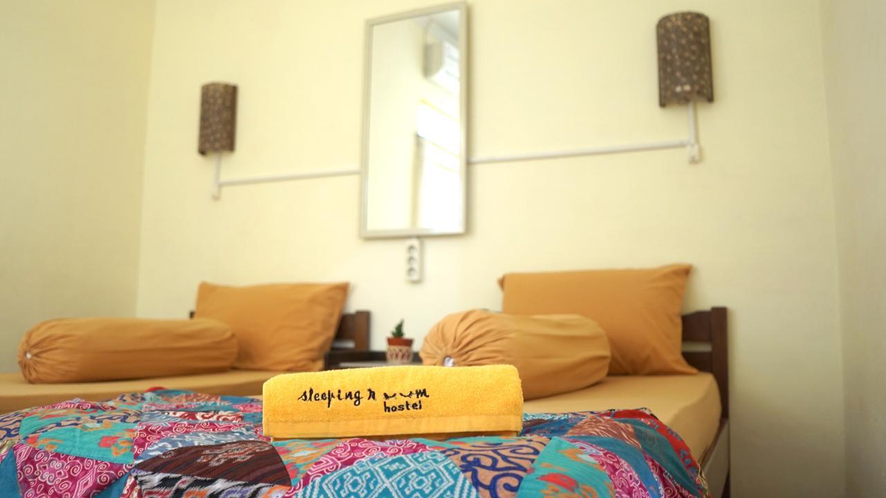 The Sleepingroom Hostel Γιογκιακάρτα Εξωτερικό φωτογραφία