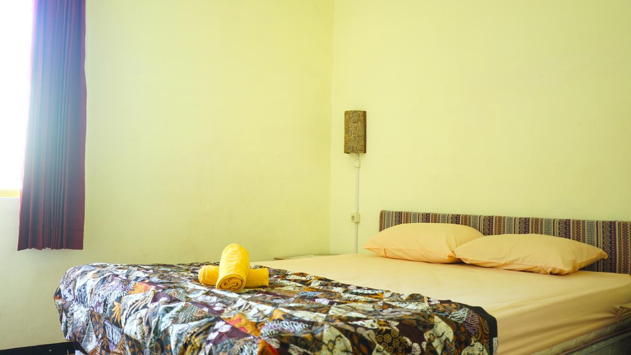 The Sleepingroom Hostel Γιογκιακάρτα Εξωτερικό φωτογραφία
